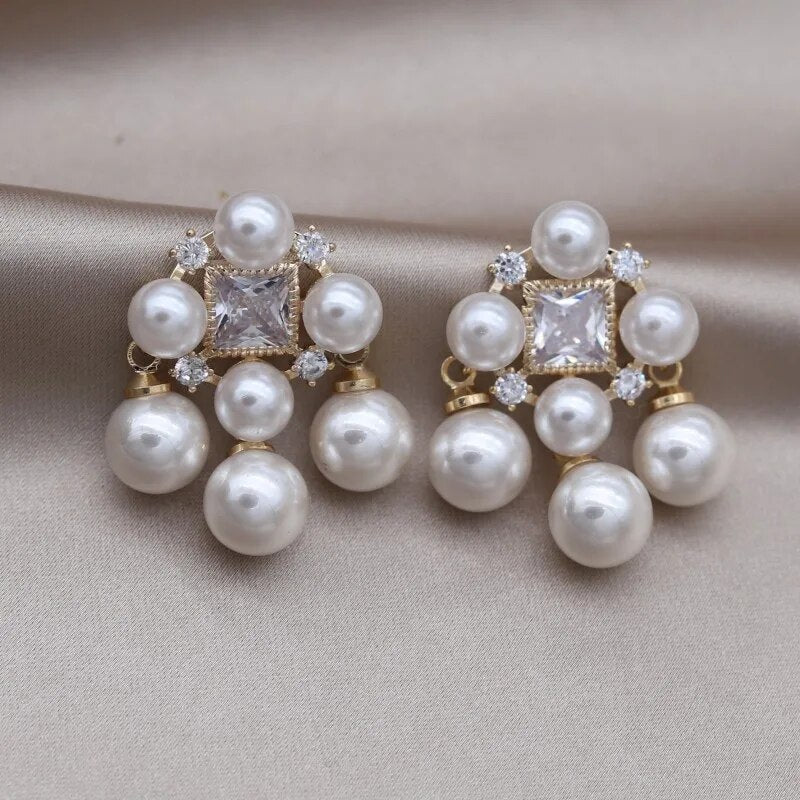 Brinco Branco Acrílico